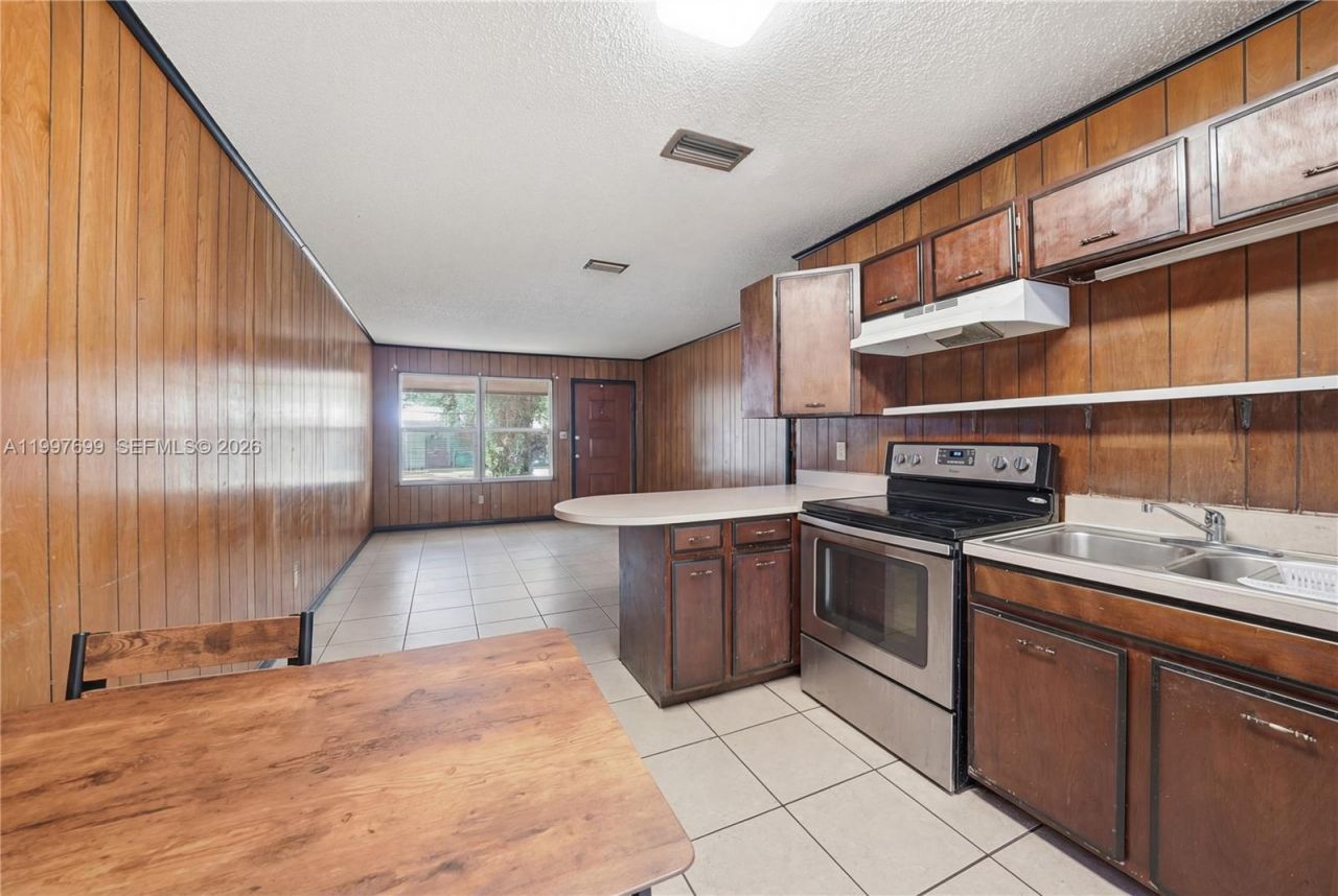 1910 S 34th St , Fort Pierce, FL 34947 Photo