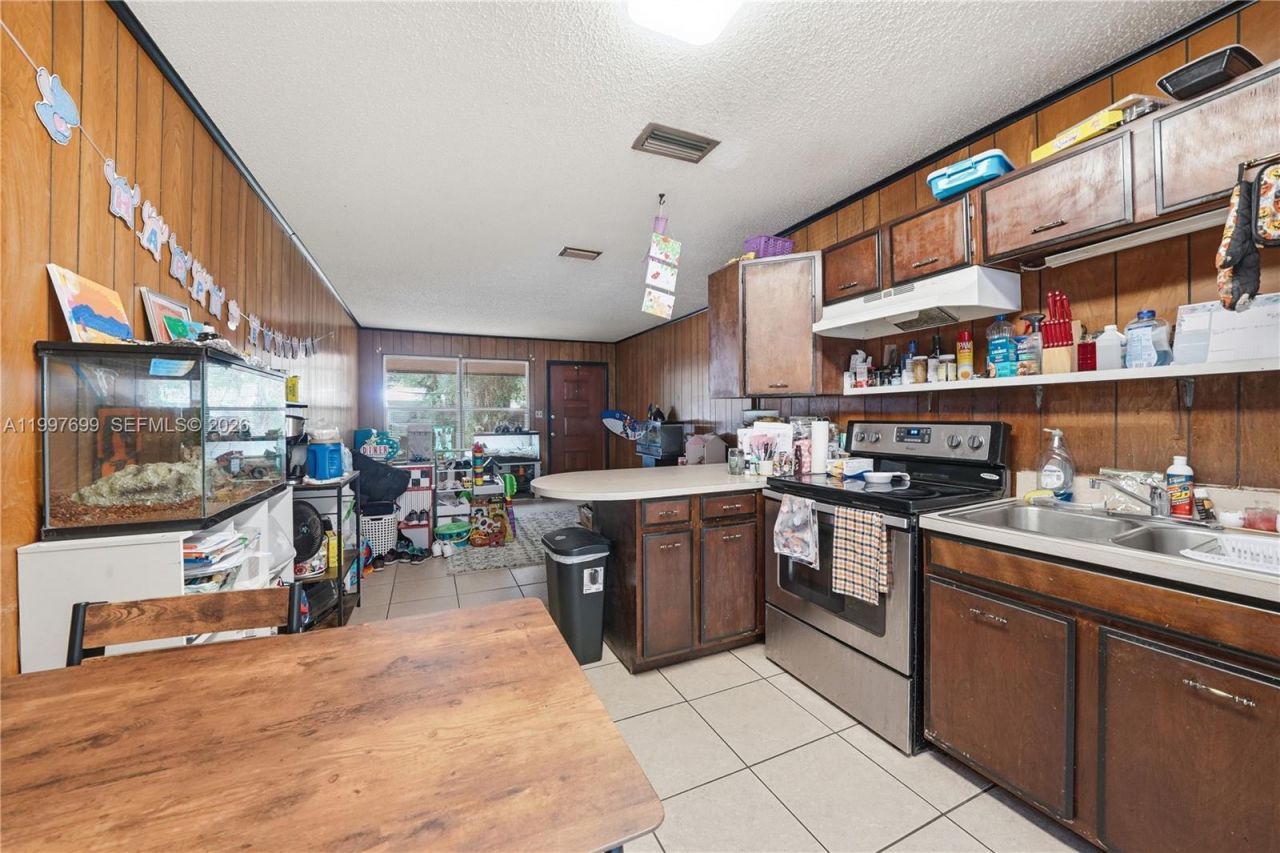 1910 S 34th St , Fort Pierce, FL 34947 Photo