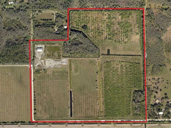 960 G RD , La Belle, FL 33935