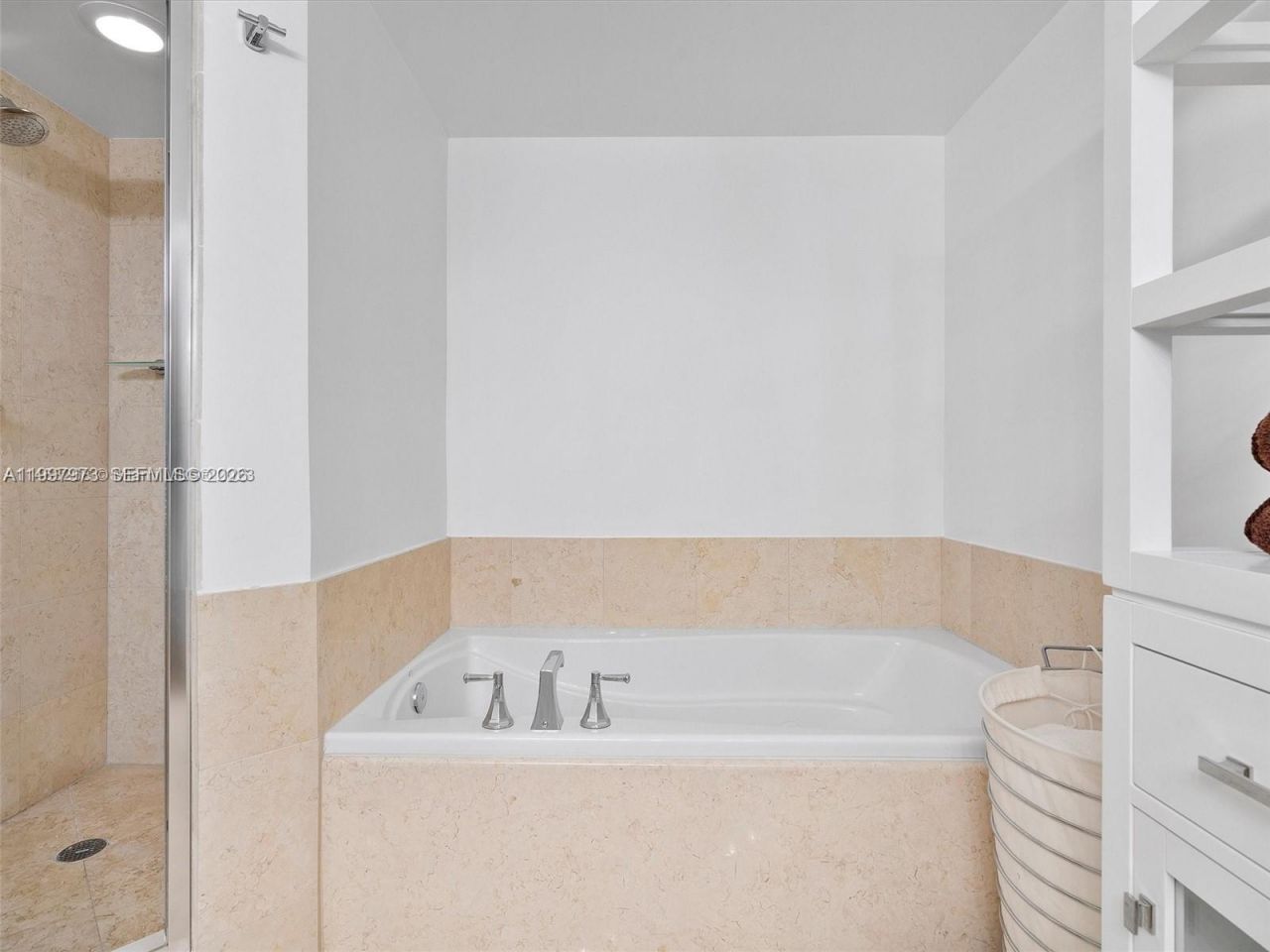 20000 E Country Club Dr , Unit 1102, Aventura, FL 33180 Photo