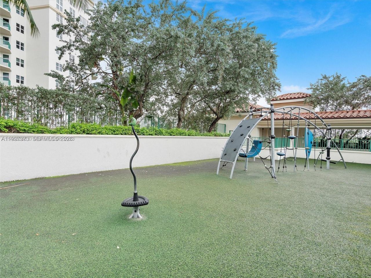 20000 E Country Club Dr , Unit 1102, Aventura, FL 33180 Photo