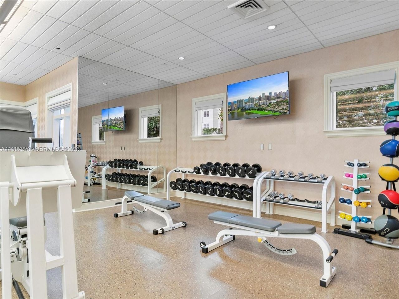 20000 E Country Club Dr , Unit 1102, Aventura, FL 33180 Photo