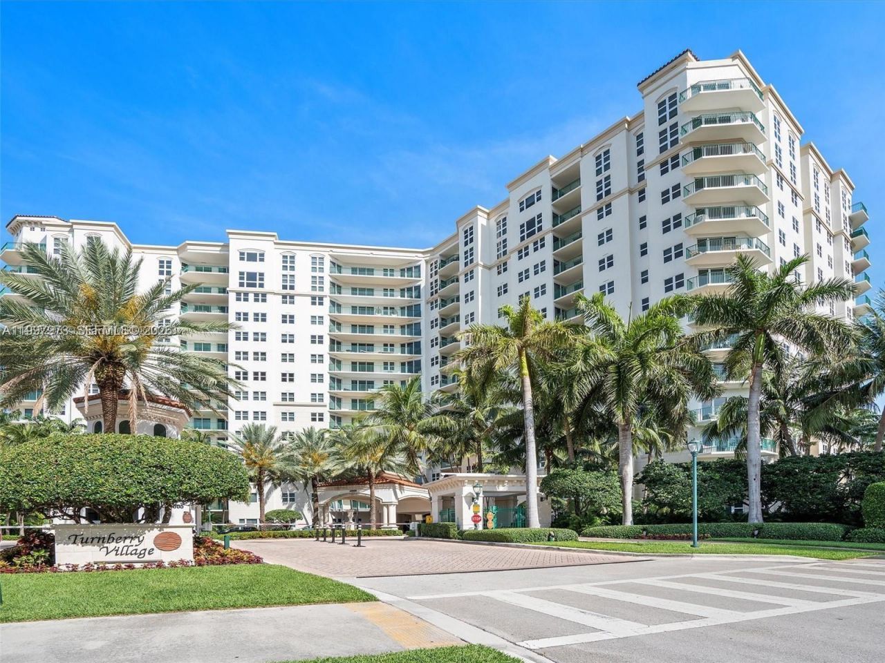 20000 E Country Club Dr , Unit 1102, Aventura, FL 33180 Photo