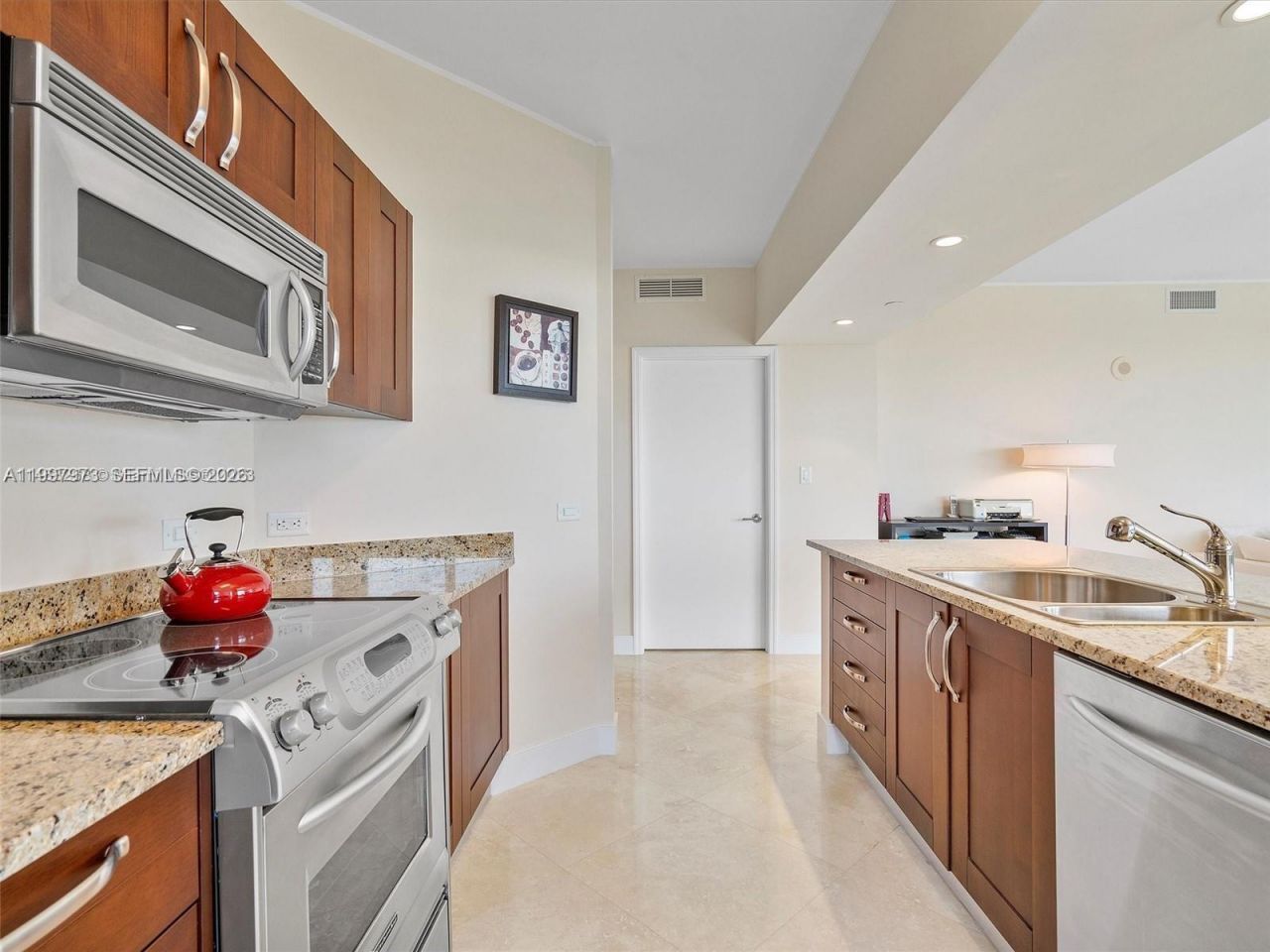 20000 E Country Club Dr , Unit 1102, Aventura, FL 33180 Photo