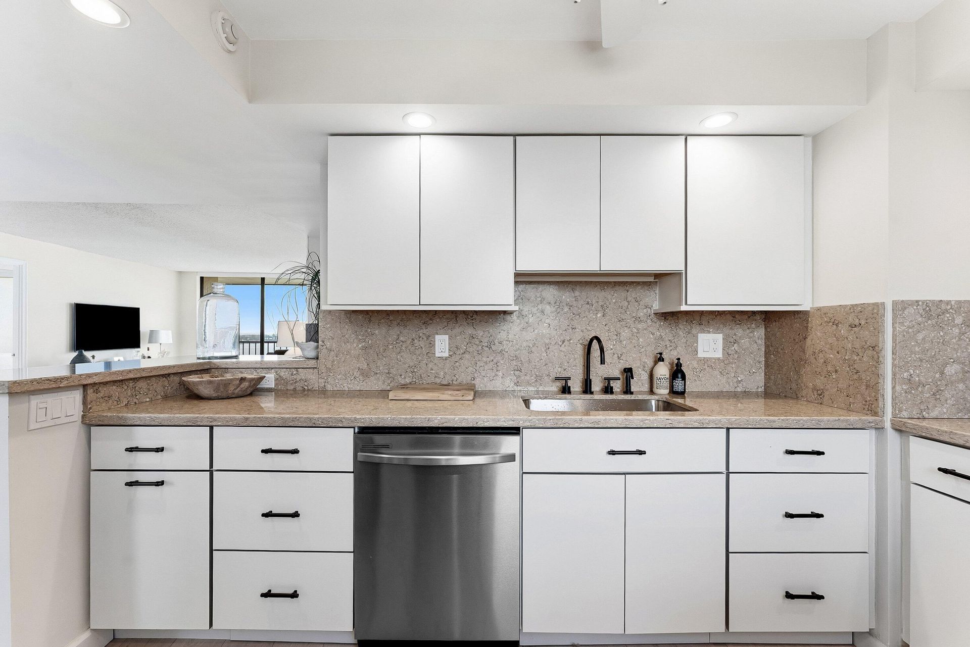 5200 N Flagler Drive, Unit 1406, West Palm Beach, FL 33407 Photo