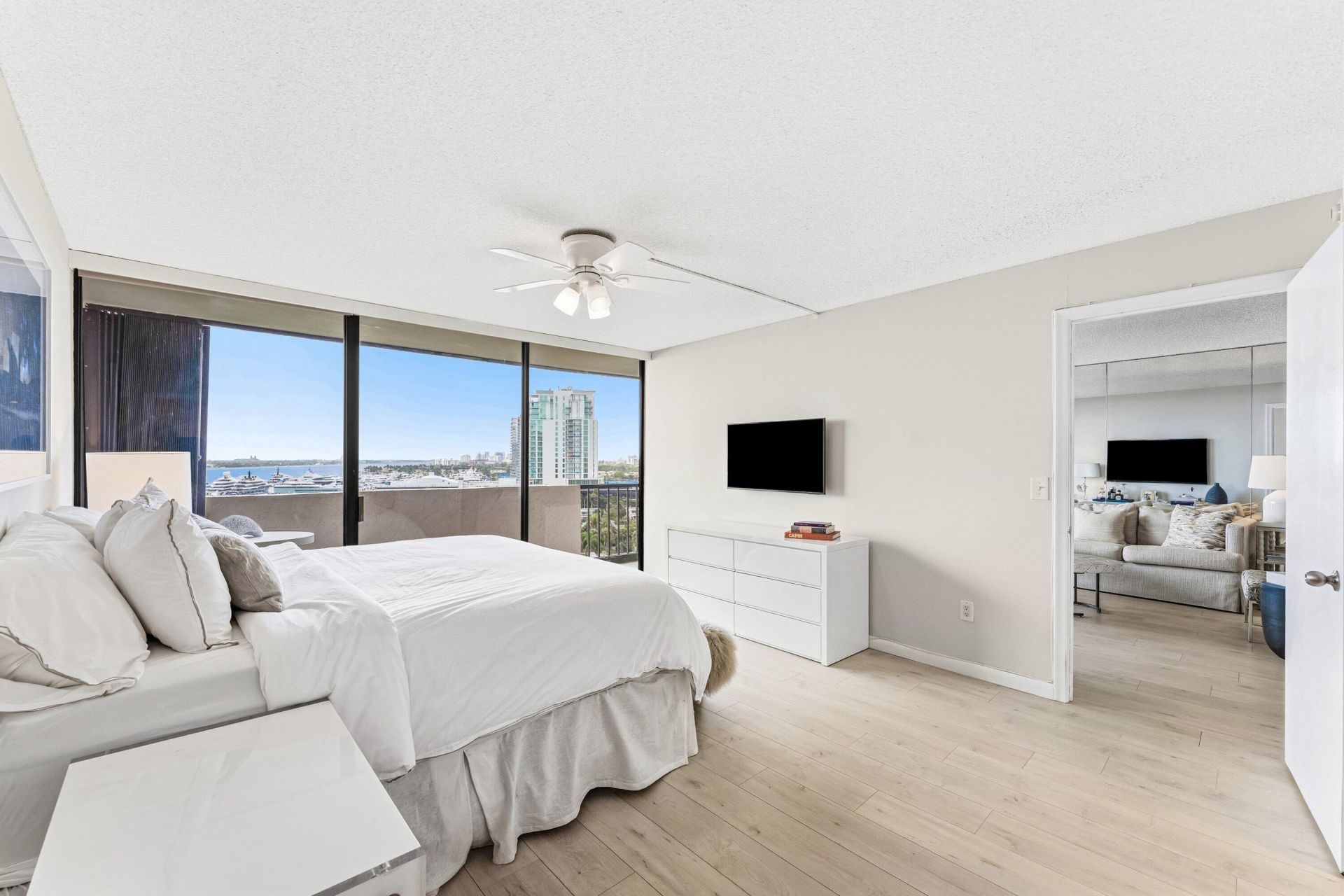 5200 N Flagler Drive, Unit 1406, West Palm Beach, FL 33407 Photo