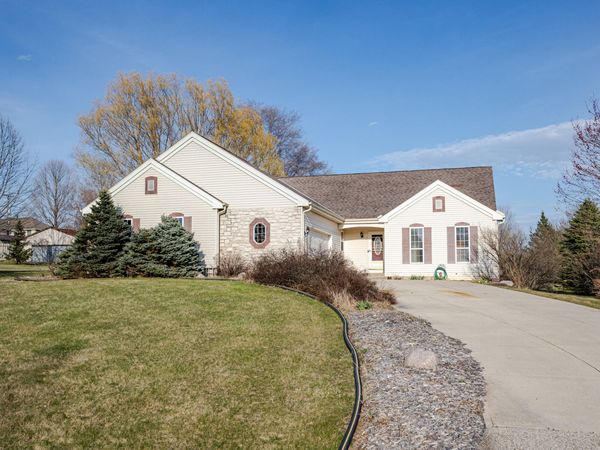W220N7288 Coventry Meadows Ct, Lisbon, WI 53089