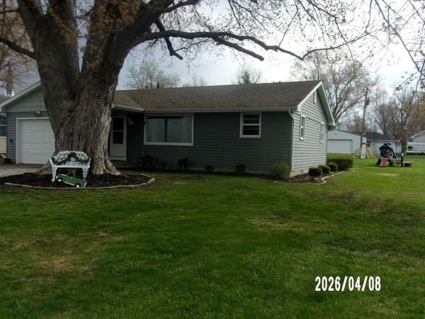 304 N Cherry Street , Crescent City, IL 60928