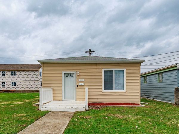 832 E 153 Street , Phoenix, IL 60426