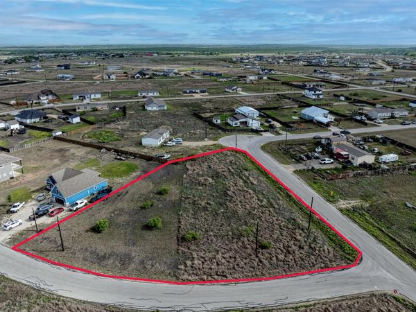 256 Bianca CIR, Del Valle, TX 78617
