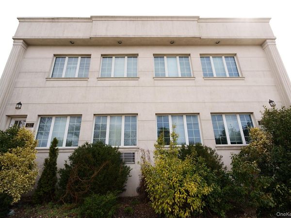 315 W Broadway , Unit 1N, Long Beach, NY 11561