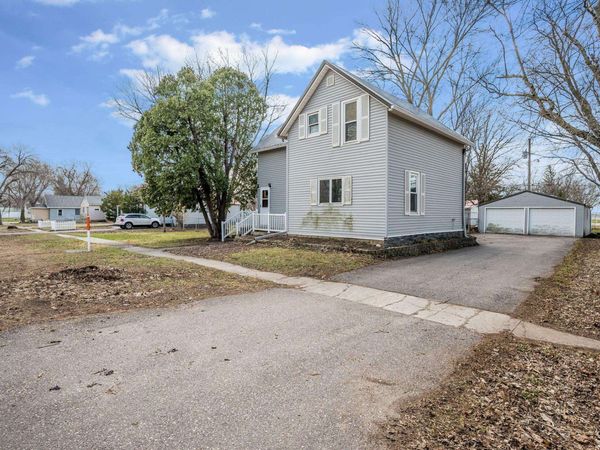 408 W 1st Avenue, Swea City, IA 50590