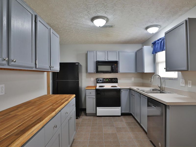 3025 Representation Terrace, Columbus, OH 43207 Photo 18