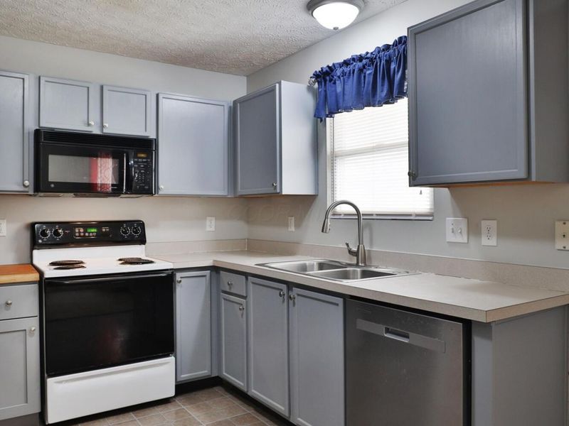 3025 Representation Terrace, Columbus, OH 43207 Photo 19