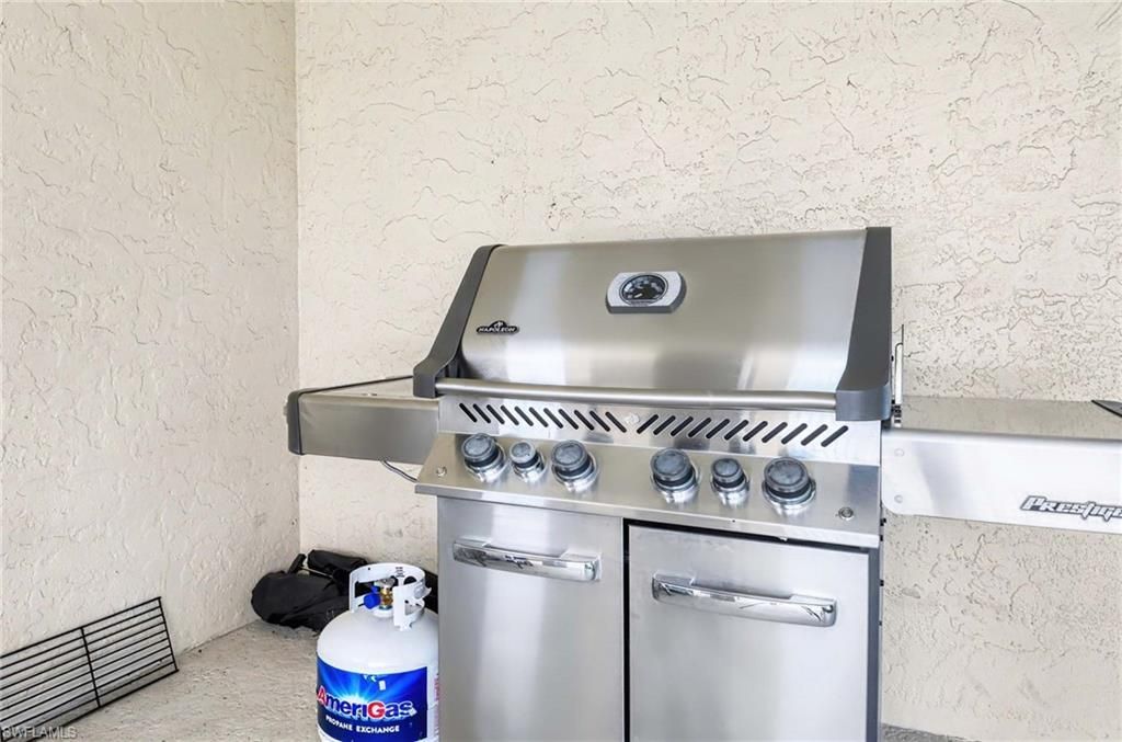 2150 Gulf Shore Blvd N, Unit 605, Naples, FL 34102 Photo