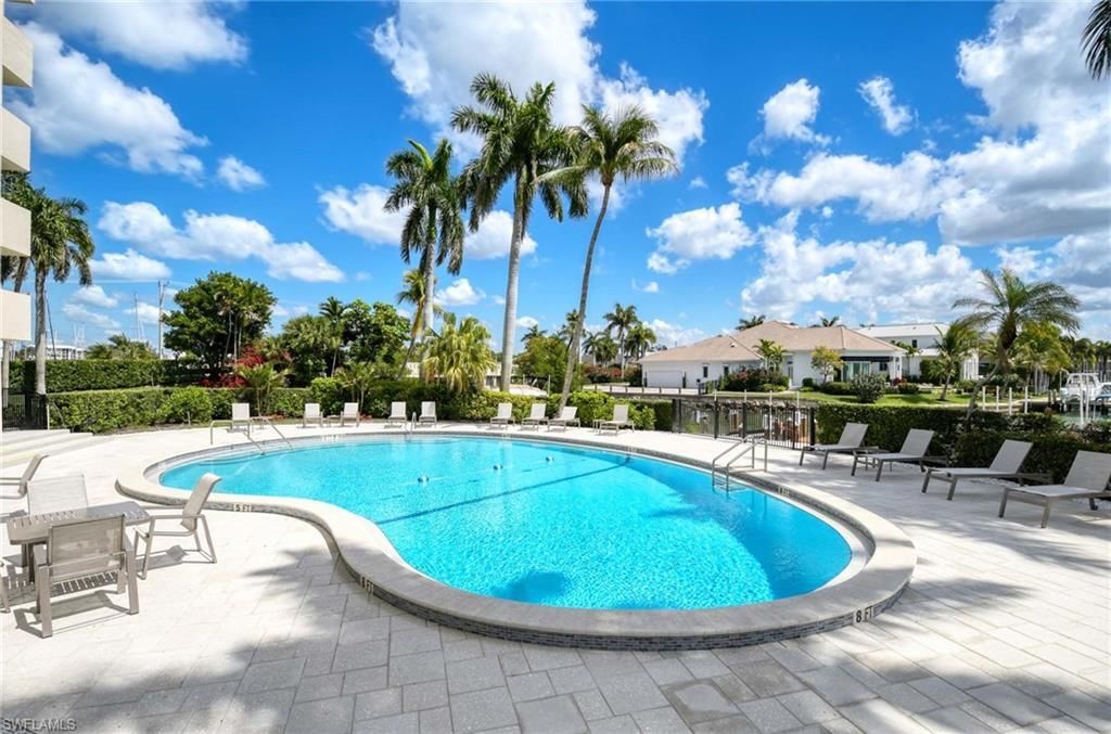2150 Gulf Shore Blvd N, Unit 605, Naples, FL 34102 Photo