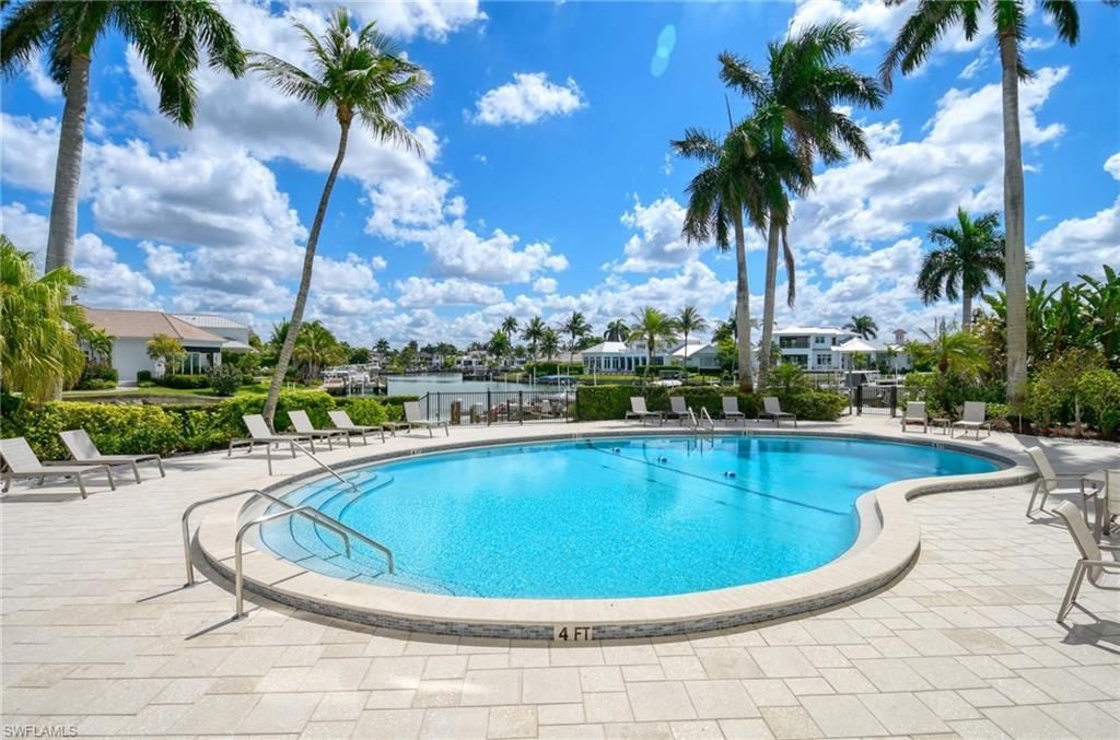 2150 Gulf Shore Blvd N, Unit 605, Naples, FL 34102 Photo