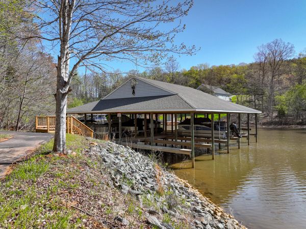 658 Lakewatch CIR , Moneta, VA 24121