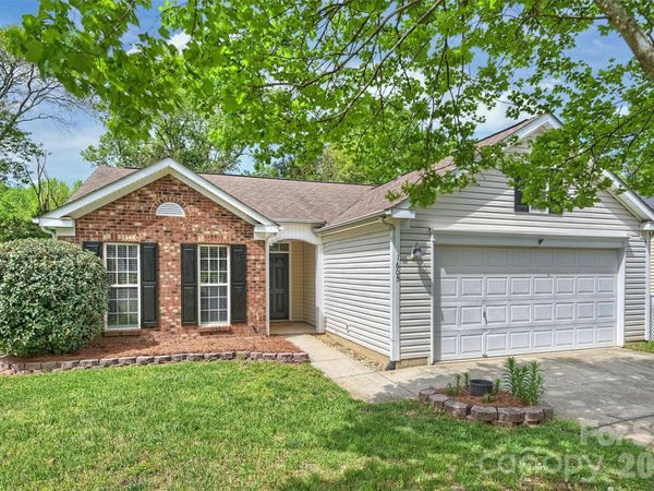 1605 Royal Tree Court, Charlotte, NC 28216