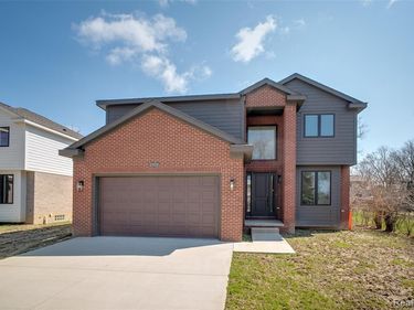 2921 Walsh Drive, Rochester Hills, MI 48309