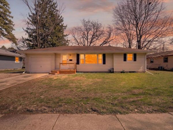 5 S Lexington Drive, Janesville, WI 53545