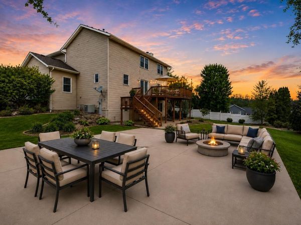 422 Oakwood Drive, Oregon, WI 53575