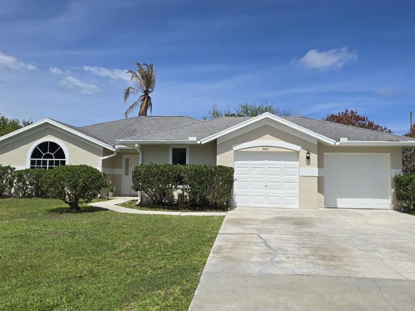 2601 SE Creston Lane, Port St. Lucie, FL 34952