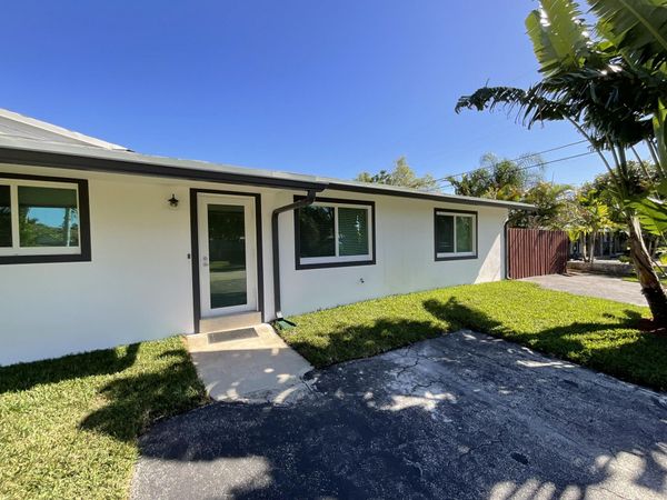 2308 NW 3rd Avenue, Unit 3, Wilton Manors, FL 33311