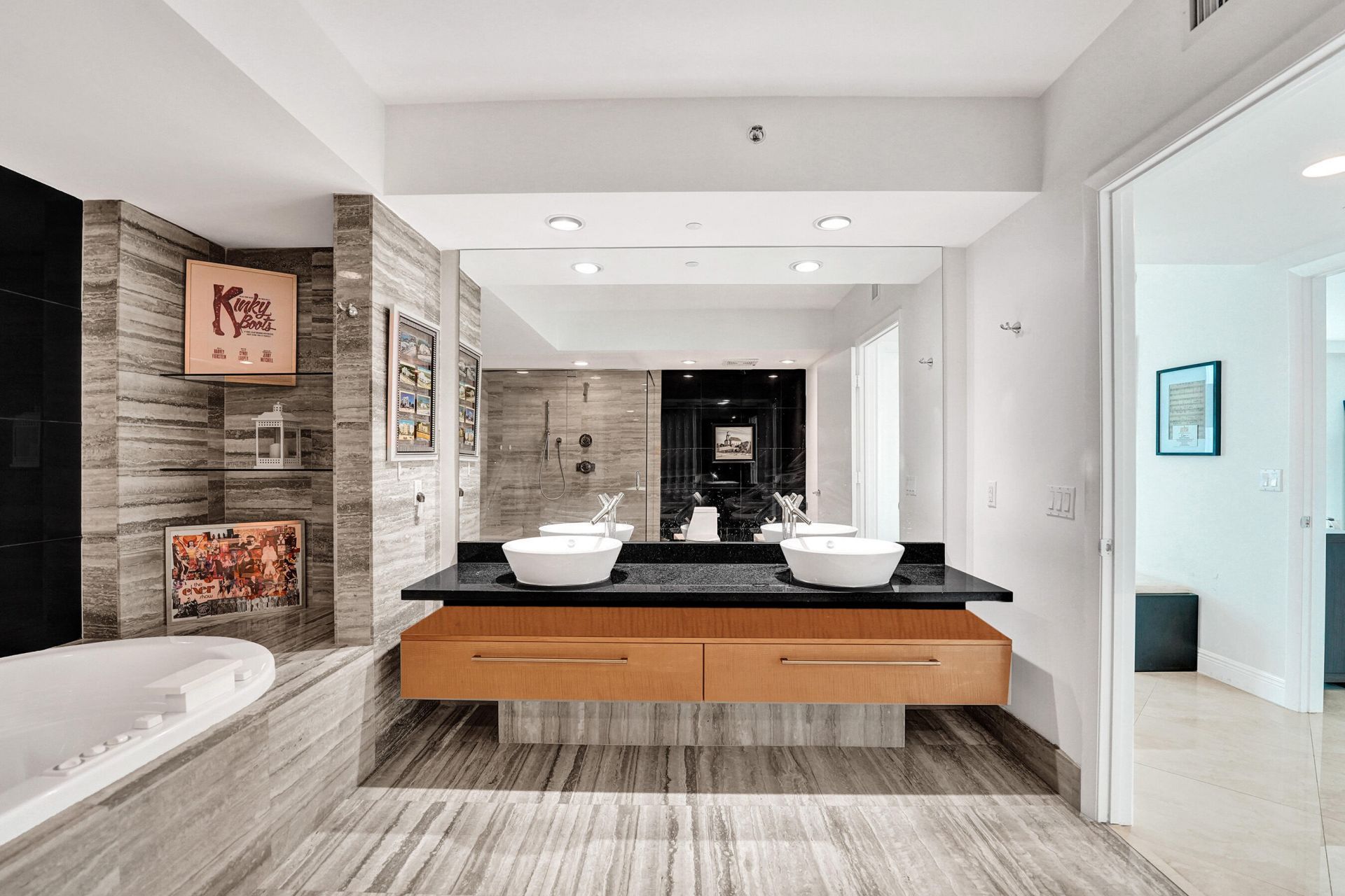 101 S Fort Lauderdale Beach Boulevard, Unit 1107, Fort Lauderdale, FL 33316 Photo