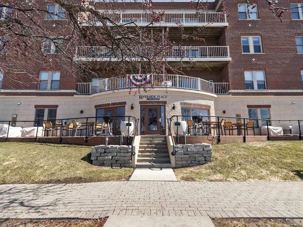 118 S WASHINGTON STREET, Unit 417B, Green Bay, WI 54301