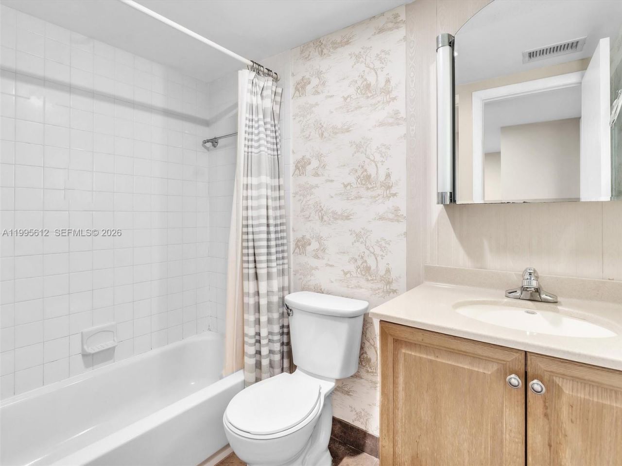 620 Tennis Club Dr , Unit 306, Fort Lauderdale, FL 33311 Photo