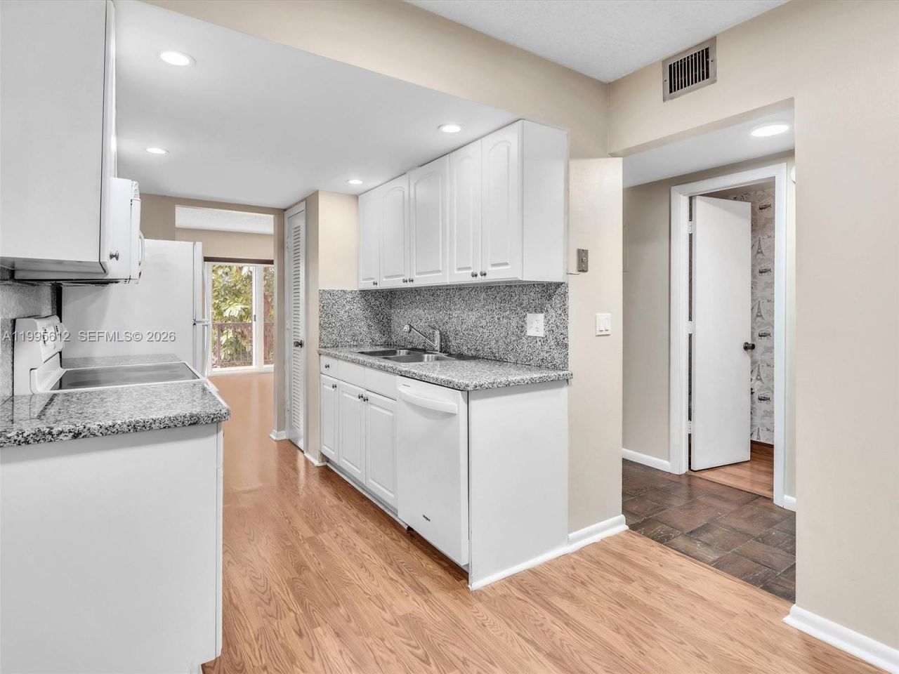 620 Tennis Club Dr , Unit 306, Fort Lauderdale, FL 33311 Photo