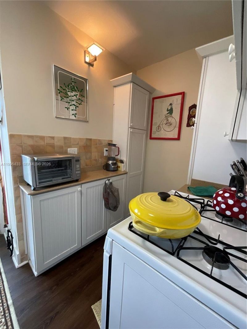 1004 Pennsylvania Ave , Unit 15, Miami Beach, FL 33139 Photo