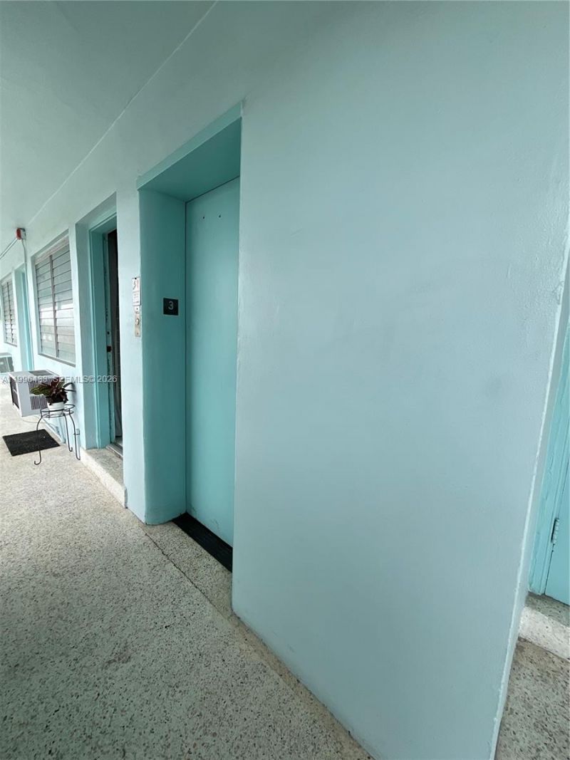 1004 Pennsylvania Ave , Unit 15, Miami Beach, FL 33139 Photo