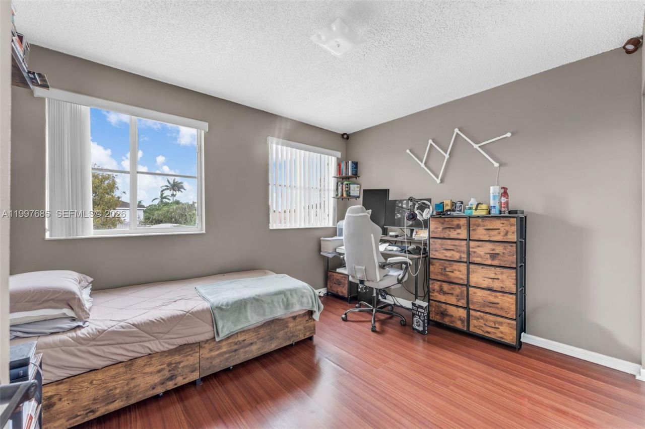 13731 SW 173rd Terr, Miami, FL 33177 Photo