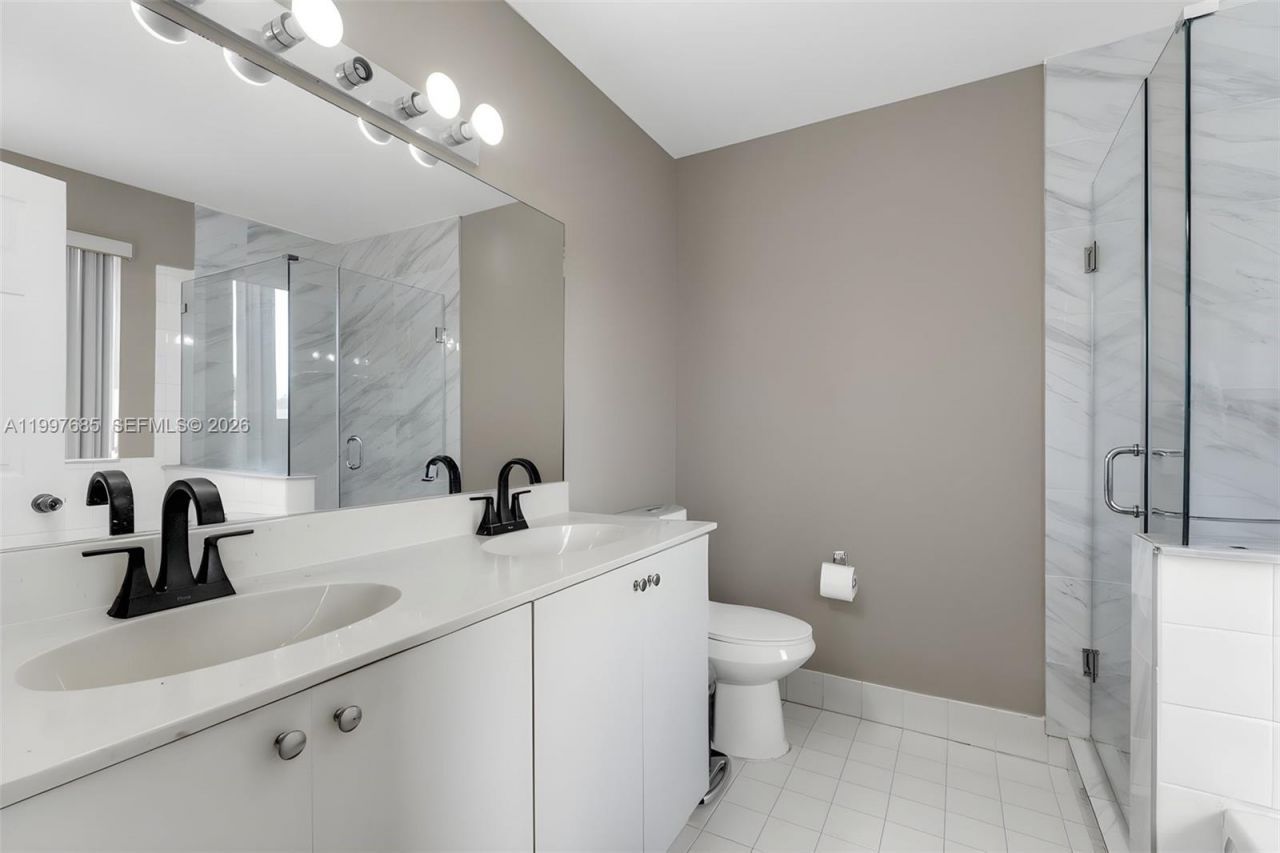 13731 SW 173rd Terr, Miami, FL 33177 Photo