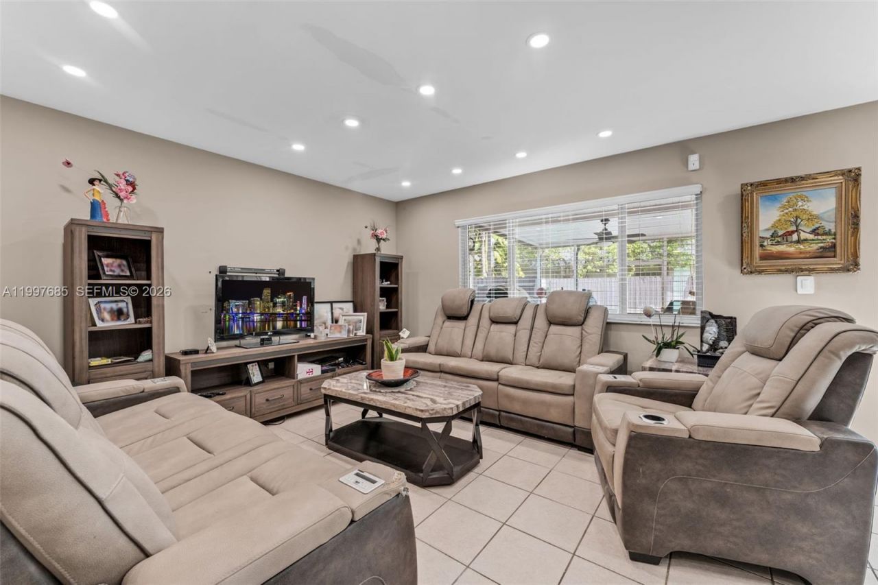 13731 SW 173rd Terr, Miami, FL 33177 Photo