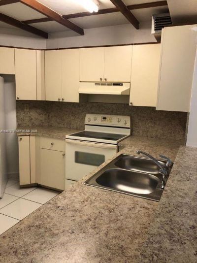 10241 NW 9th St Cir , Unit 213-5, Miami, FL 33172 Photo