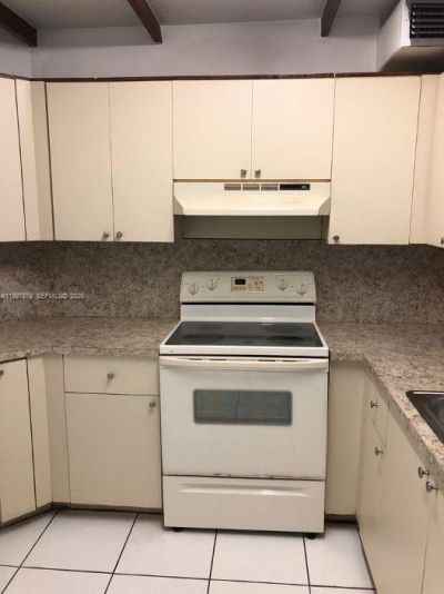 10241 NW 9th St Cir , Unit 213-5, Miami, FL 33172 Photo