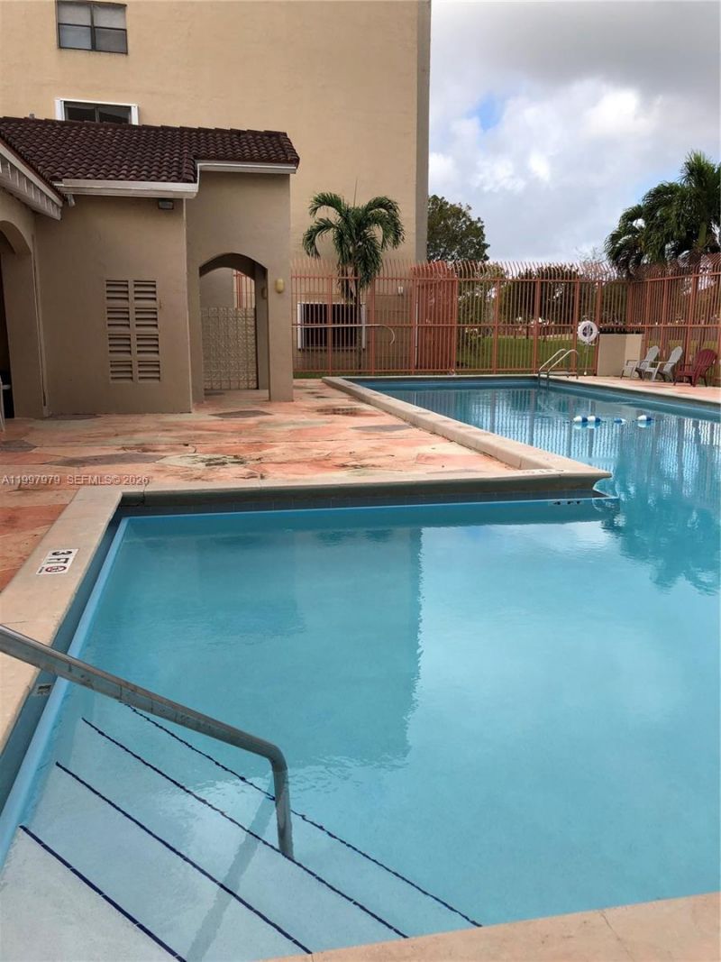 10241 NW 9th St Cir , Unit 213-5, Miami, FL 33172 Photo