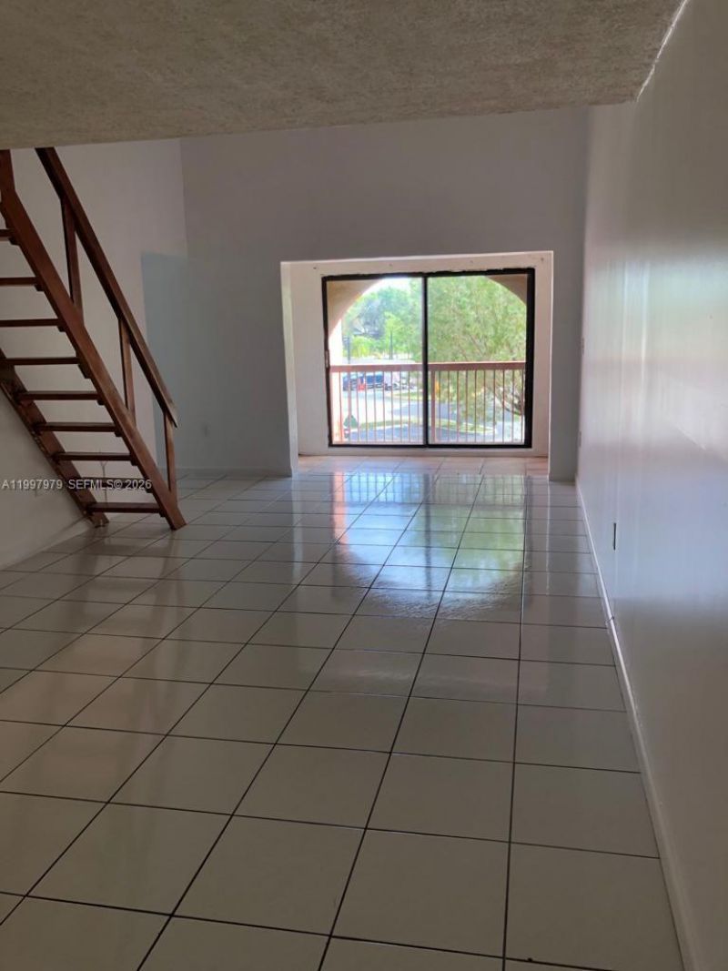 10241 NW 9th St Cir , Unit 213-5, Miami, FL 33172 Photo