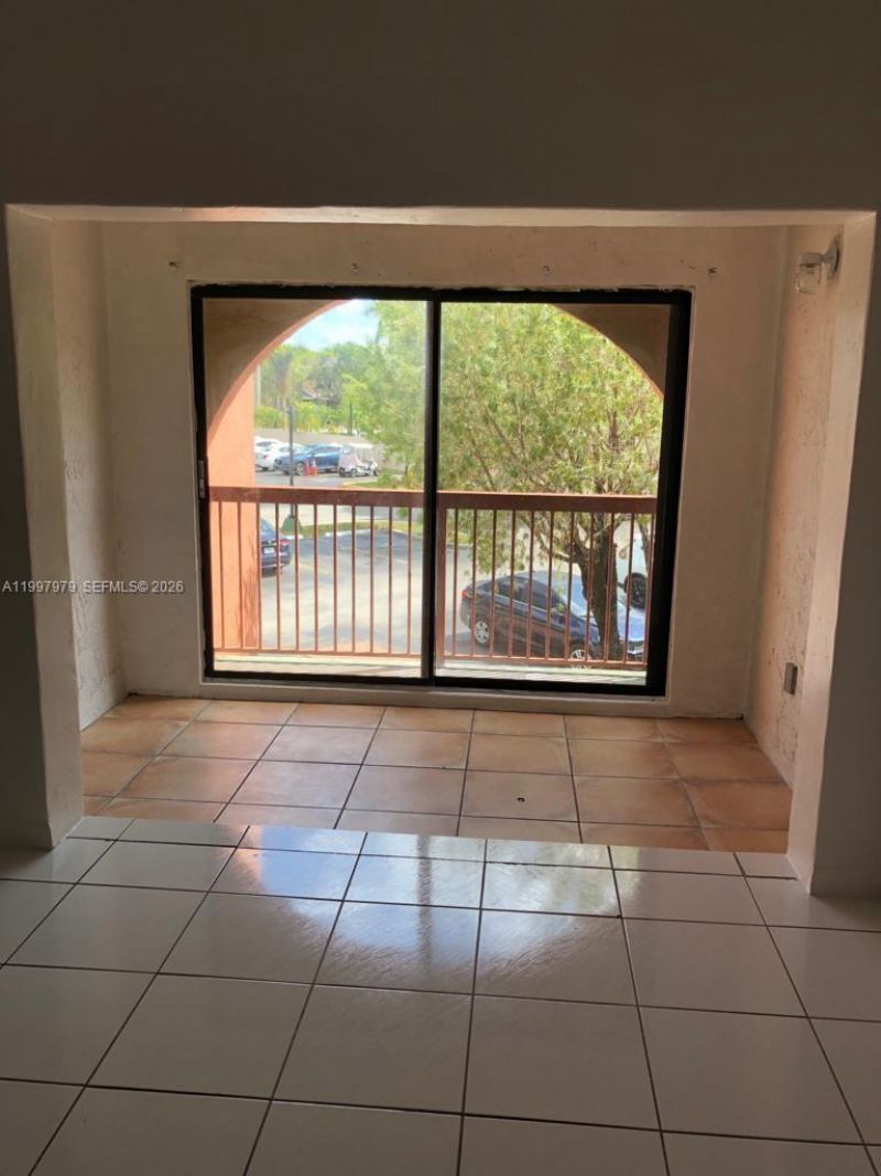 10241 NW 9th St Cir , Unit 213-5, Miami, FL 33172 Photo