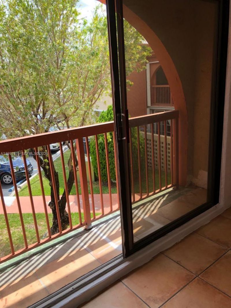 10241 NW 9th St Cir , Unit 213-5, Miami, FL 33172 Photo