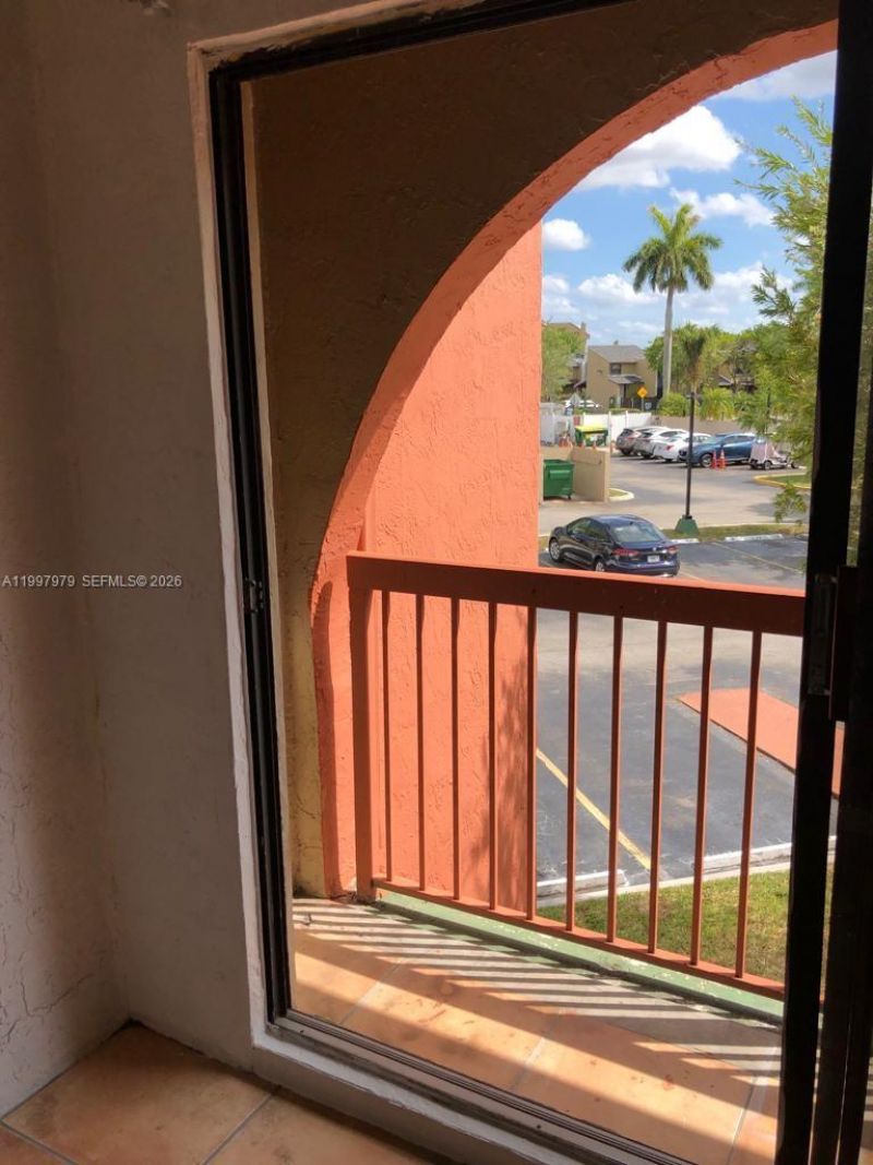 10241 NW 9th St Cir , Unit 213-5, Miami, FL 33172 Photo