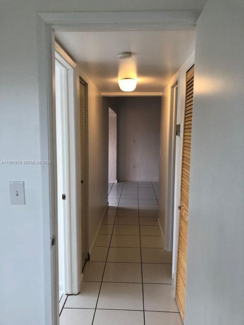 10241 NW 9th St Cir , Unit 213-5, Miami, FL 33172 Photo