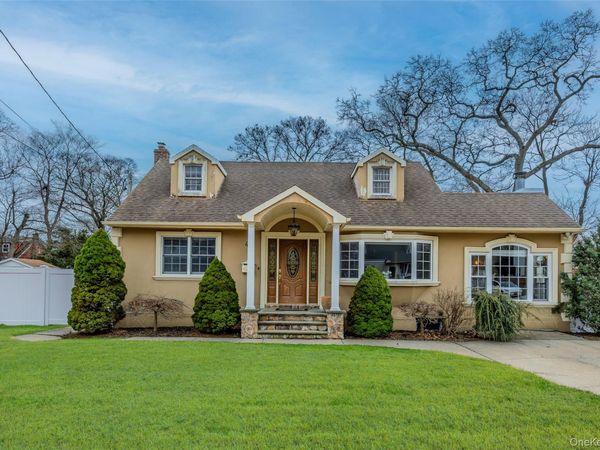 42 Irving Avenue , North Babylon, NY 11703