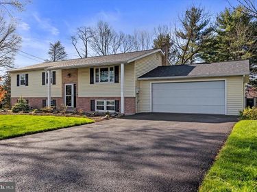 1600 LORI LANE CIRCLE, HARRISBURG, PA 17110