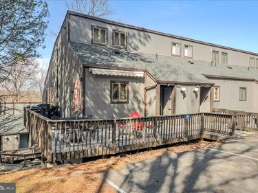 31 MIDDLE VILLAGE WAY, TANNERSVILLE, PA 18372