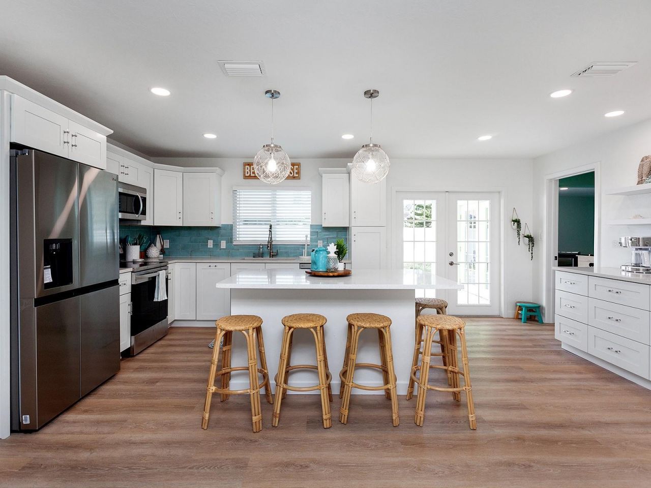 3049 Wood Street , Sarasota, FL 34237 Photo