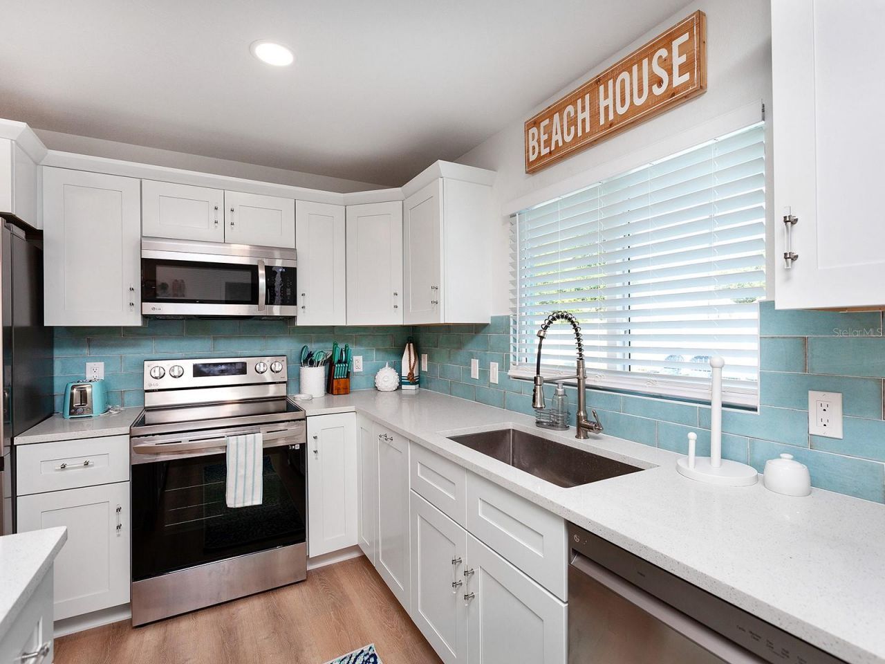 3049 Wood Street , Sarasota, FL 34237 Photo